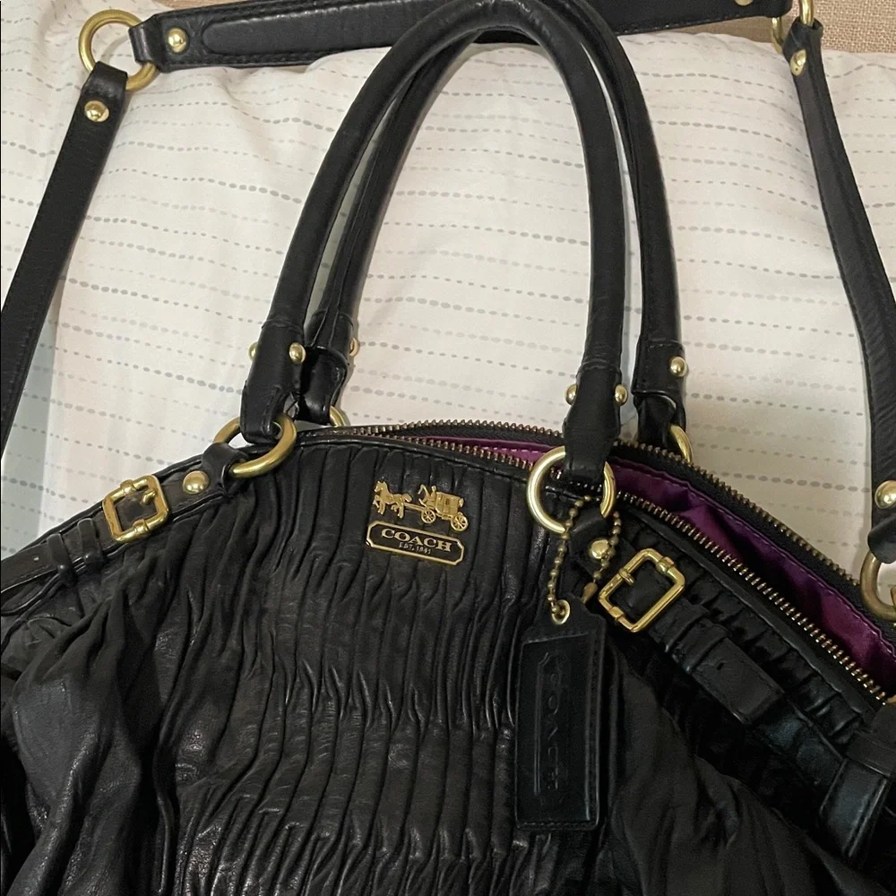 Coach Gathered Black Leather Shoulder Bag - Picture 6 of 6